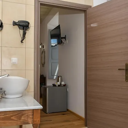 Bed & Breakfast Mansion Dasi Spetses Town